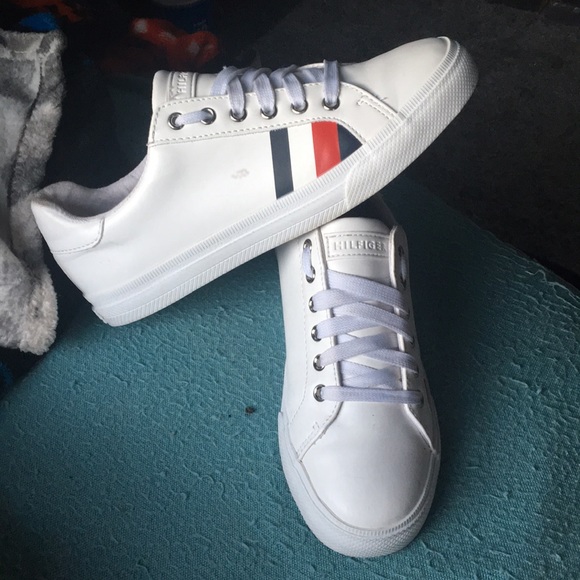 Tommy Hilfiger Shoes - Picture 2 of 7